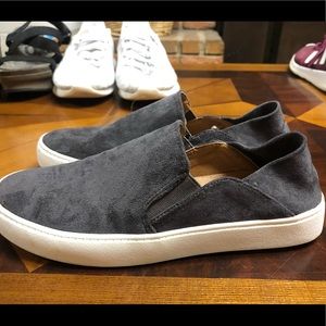 Steve Madden slip ons